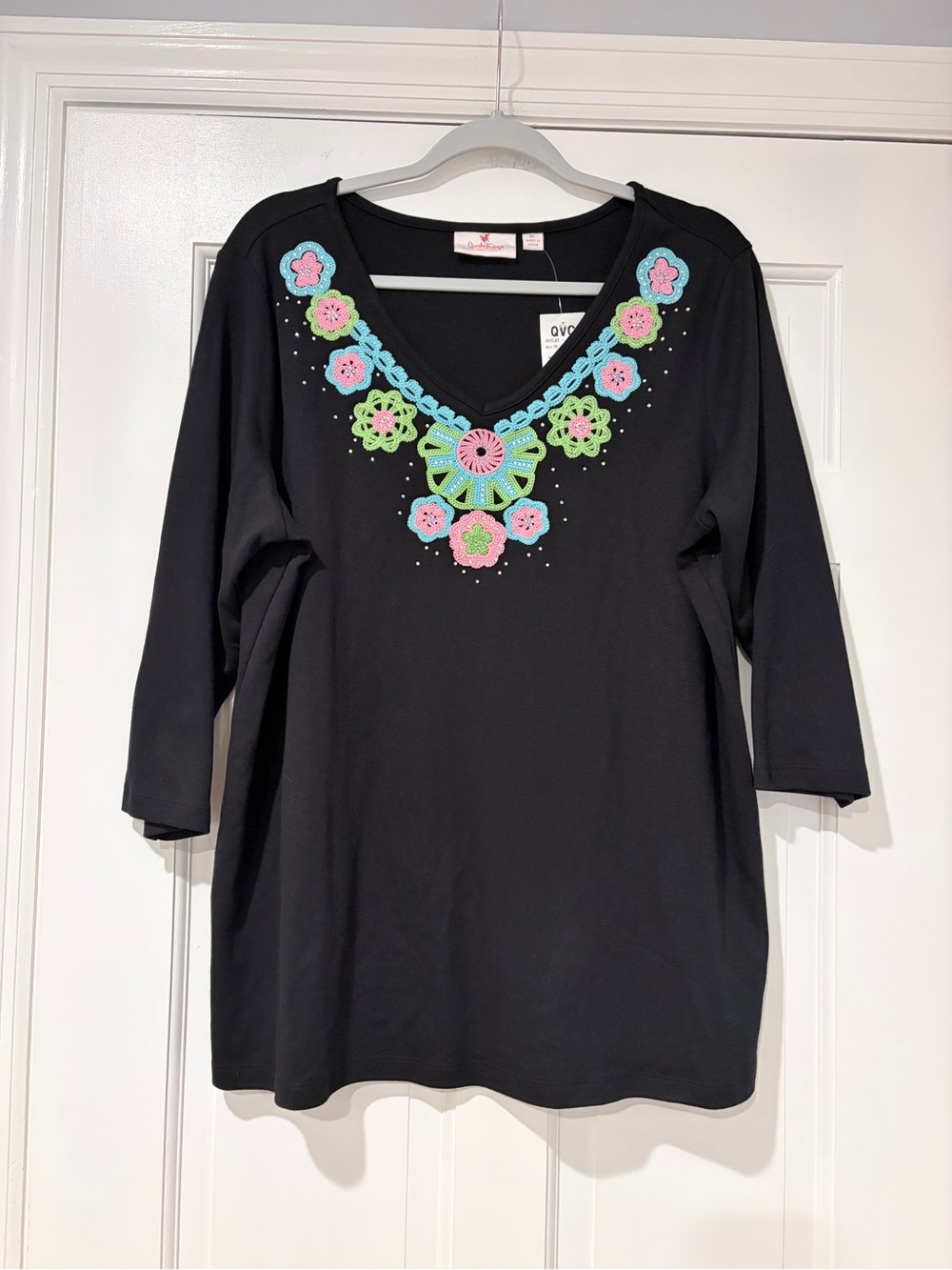 Quacker Factory XL Black Crochet Floral Rhinestone 3/4 Sleeve Top NWT